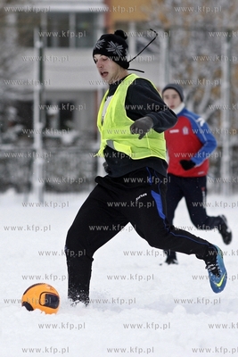 Gdansk Zaspa. Pilkarski turniej dzikich druzyn Do przerwy...