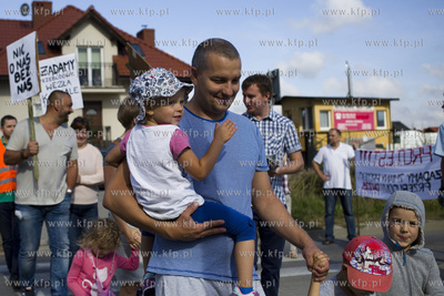Kowale.  Mieszkańcy protestują przeciwko proponowanej...