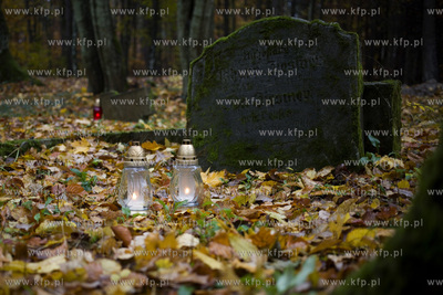 Dzień Wszystkich Świętych. Cmentarz ewangelicki...