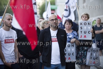 Demonstracja przed gdańskim sądem przeciwko zmianom...