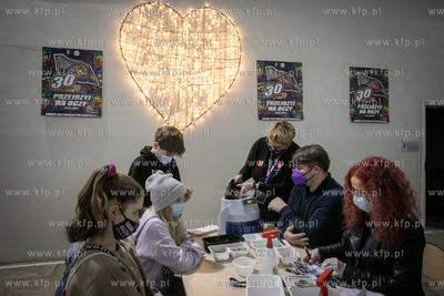 Liczenie pieniędzy w sztabie orkiestrowym w Zespóle...