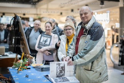 Centrum Handlowe Manhattan. Premiera albumu "Fot. Zbigniew...
