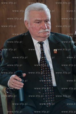 Gdansk. Zielona Brama. Uczestnicy nieformalnego spotkania...