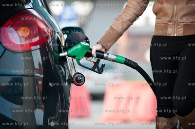 Gdansk. Wrzeszcz. Samoobsllugowa stacja paliw Neste...