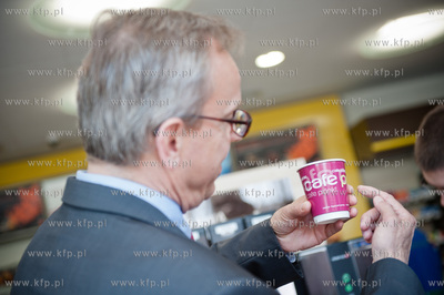 Gdansk. Nowo otwarta stacja benzynowa grupy Lotos....