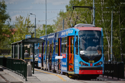 Gdansk. Petla tramwajowa w Jelitkowie. Majowka z tramwajem....
