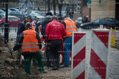 Gdansk. Remont nawierzchni ulicy Ogarnej.
11.04.2013
fot....