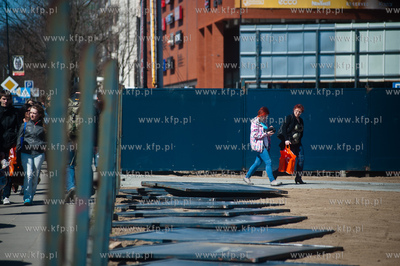 Gdansk. Czesciowo zasypana tzw. Dziura Wsytdu przed...