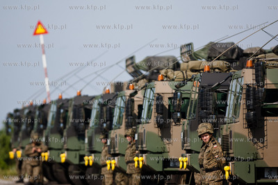 Poligon wojskowy w Ustce. Odbior sprzetu oraz podpisanie...