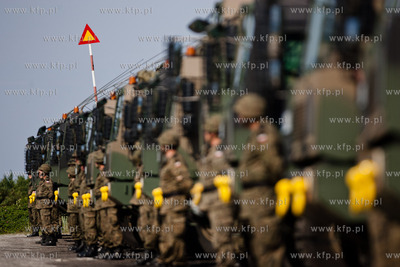 Poligon wojskowy w Ustce. Odbior sprzetu oraz podpisanie...