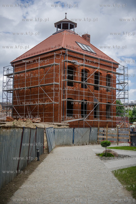 Gdansk. Spacer po Dolnym Wrzeszczu, poprzedzajacy uroczystosc...