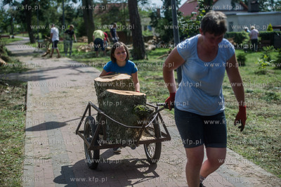 Rytel k. Chojnic. Skutki nawałnicy, która z piątku...