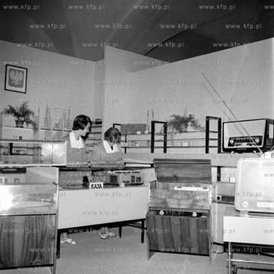 Sklep RTV w Zbrojowni w Gdańsku.  (Lata 60).
1960
0005929z
Fot....