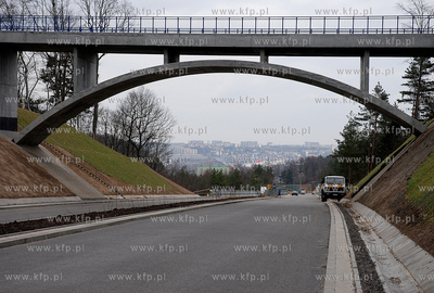 Gdynia. Dobiegaj1 konca prace przy budowie ostatniego...