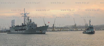 Port Wojenny w Gdyni. Powitanie fregaty rakietowej...