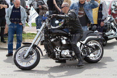 Gdansk. Zlot chopperow w Brzeznie przy molo. Po zbiorce...