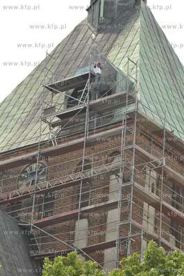 Koszalin. Proba samobojcza, mezczyzna wszedl na wieze...