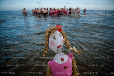 Gdański Klub Morsów symbolicznym topieniem Marzanny...