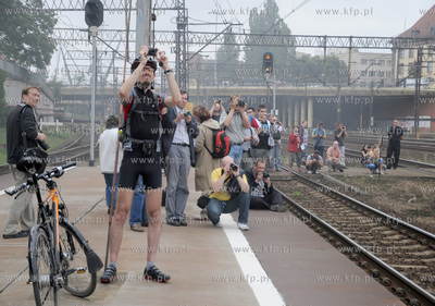Pociag "Heweliusz", prowadzony przez parowoz z wolsztynskiej...