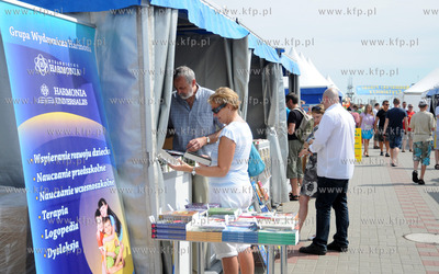 Gdynia. al. Jana Pawla II. Nadmorski Plener Czytelniczy,...