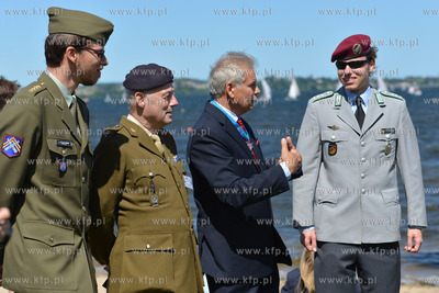 Festyn rodzinny w Pucku z okazji swieta lotnictwa morskiego....