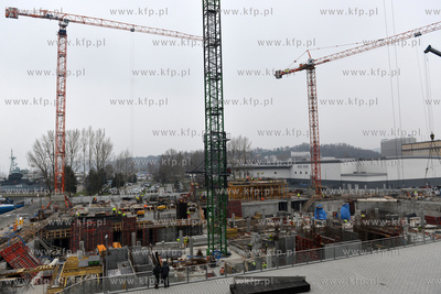 Gdynia. Na terenie sasiadujacym z apartamentowcem Sea...