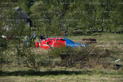 W miejscowosci  Czysta k. Smoldzina rozbil sie helikopter....