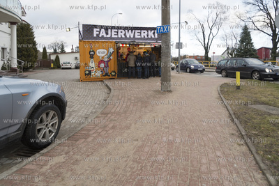Sylwester. Sprzedaż fajerwerków w Chwaszczynie -...