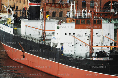 Gdansk. Pokazy CLIFF DIVINGU. Skoki z akrobacjami wykonywano...