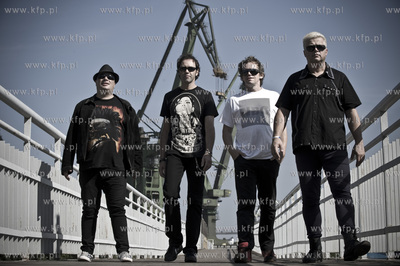 Sesja zdjeciowa zespolu BIG CYC na terenie Stoczni...