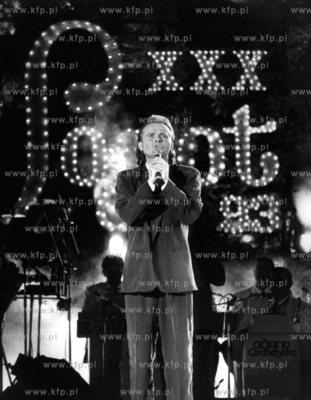 Michal Bajor podczas Fesiwalu Piosenki w Sopocie. 1993...