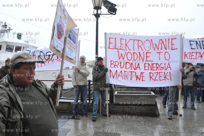 Gdansk. Zielona Brama. Protest przeciwko przeciwko...