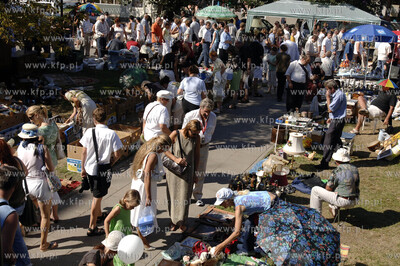 Pchli targ na Jarmarku sw. Dominika w Gdansku.  05.08.2007...