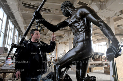 Ostatnie chwile Neptuna w Pracowni Konserwacji Zabytkow...