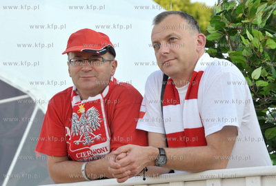 Gdansk. Mistrzostwa europy w pilce noznej. Kibice ogladaja...