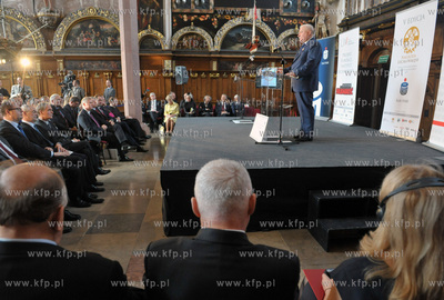 Dwor Artusa w Gdansku. Uroczystosc wreczenia Nagrody...