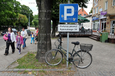 Gdansk Oliwa. Rower na ul.Opata Jacka Rybinskiego....