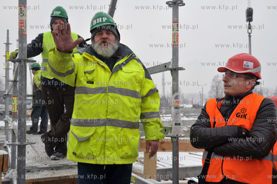Zakonczona pierwsza nitka tunelu pod Wisla zostala...