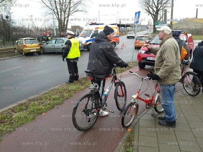 Wypadek drogowy na skrzyżowaniu Wyzwolenia i Oliwskiej...