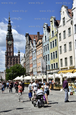 Długi Targ w maju pełen turystów. 26.05.2017 fot....