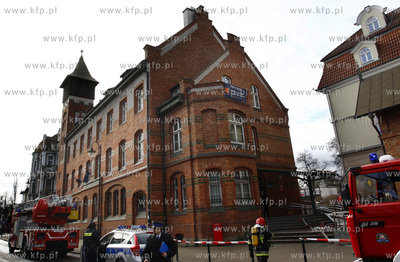 Sopot. Cwiczebna ewakuacja poczty przy ul. Kosciuszki....