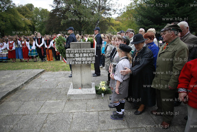 Gdańsk Zaspa. Cmentarz.  Uroczyśtosci z okazji obchodów...
