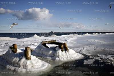 Sopot. Częściowo zamarznięta Zatoka Gdańska.
20.02.2012
fot....