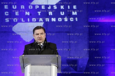 Gdansk. Uroczystość zawieszenia wiechy na budowanym...