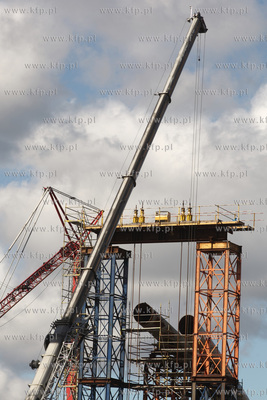 Montaz luku stanowiacego element nosny wiaduktu na...