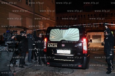 Potrojne zabojstwo przy ul. Dlugiej w Gdansku. 14.03.2013...