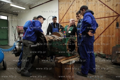 Uczniowie Zespolu Szkol Rolniczych w Rusocinie remontuja...