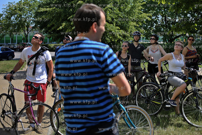 Spacer rowerowy po kolekcji murali na osiedlu Gdańsk...