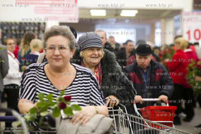Oficjalne otwarcie hipermarketu Auchan przy ul. Kołobrzeskiej...