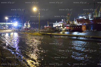 Zamknięta ul. Wiślna w gdańskiej Letnicy z powodu...